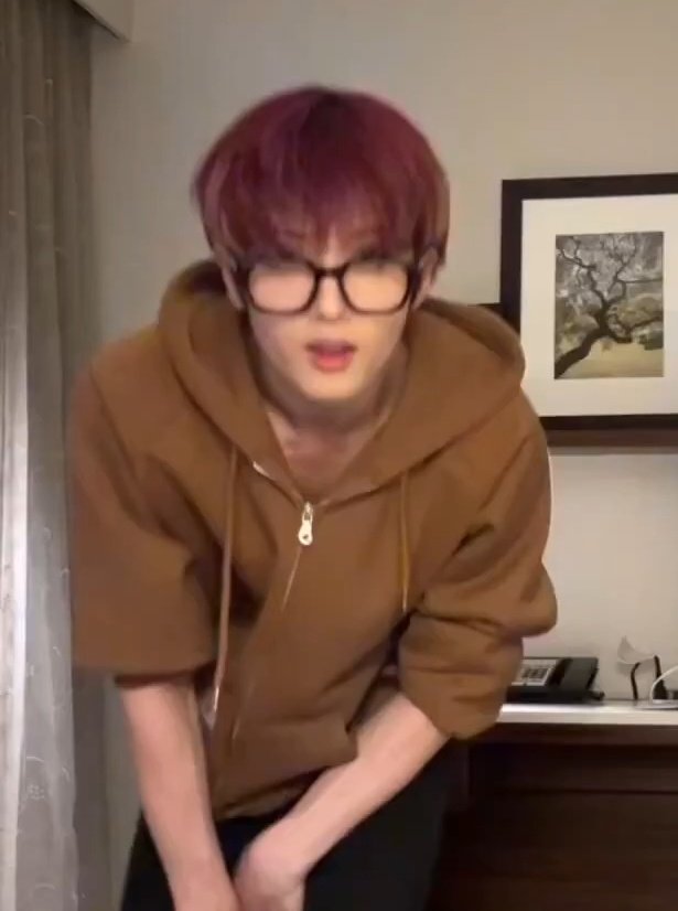 ไอ เลิฟ หนุ่มผมแดงใส่แว่น