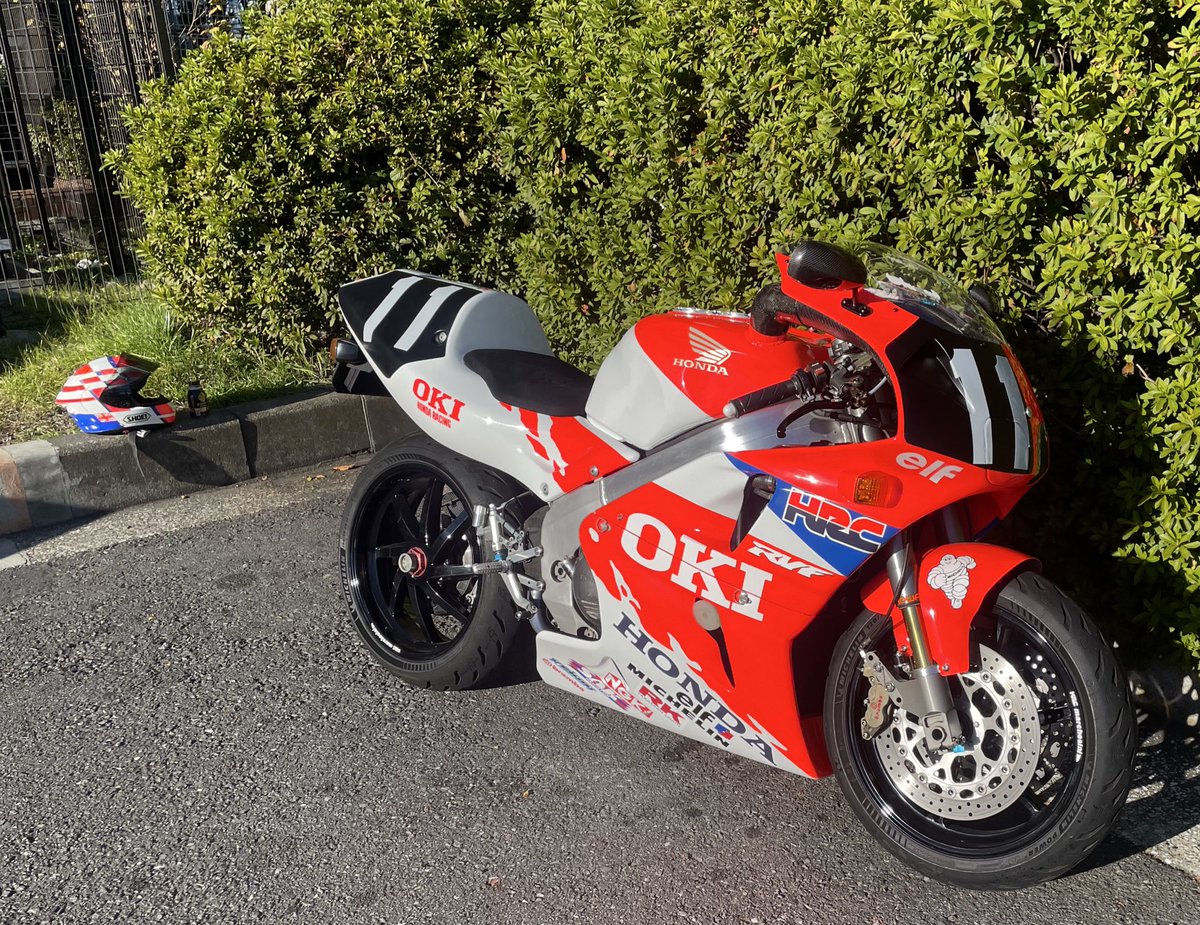 HondaV4BikeFan's tweet image. #RC45
#RVF750
#OKIカラー

一通り確認が終わって大黒で一休み