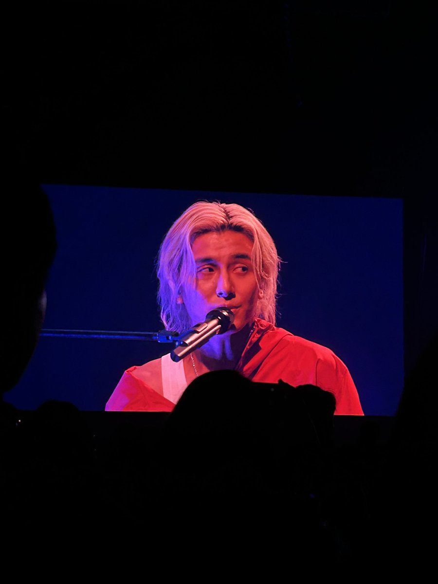 yo222ee's tweet photo. 진심얼굴에바적으로기름져서 (반딱반딱하규잘생겼다는그런느낌) 보는 내내 기분이더조앗슴 ㅎㅎ https://t.co/4WdT8zw1bj