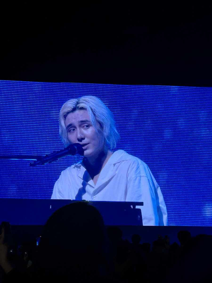 yo222ee's tweet photo. 진심얼굴에바적으로기름져서 (반딱반딱하규잘생겼다는그런느낌) 보는 내내 기분이더조앗슴 ㅎㅎ https://t.co/4WdT8zw1bj