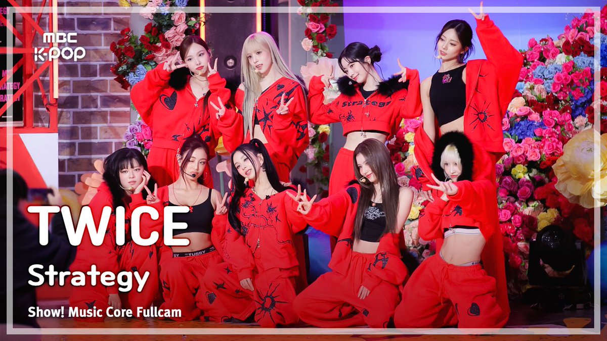 MBC_entertain's tweet photo. 241215🔍[#음중직캠]

‘TWICE – Strategy’
▶https://t.co/eJrRzvhq1b

#쇼음악중심 #음중 #트와이스 #TWICE #STRATEGY @JYPETWICE https://t.co/ufBSYh40lN