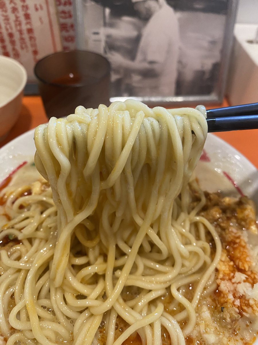 m19633853's tweet photo. ちばから＠市原市(ホーム)
『限定』
-続-あなたと合体したいPart2
味玉🐷券×2🍚(中盛)
スタッフ皆さん、
お気遣いアザッス😊
朝から、
お付合い皆さんも有難う御座いました😊
途中、卓上ホアジャオで痺れup
最後に具材を🍚にかけて😋
美味かったッス😋
ご馳走様でしたm(_ _)m https://t.co/wr5eG745Fq