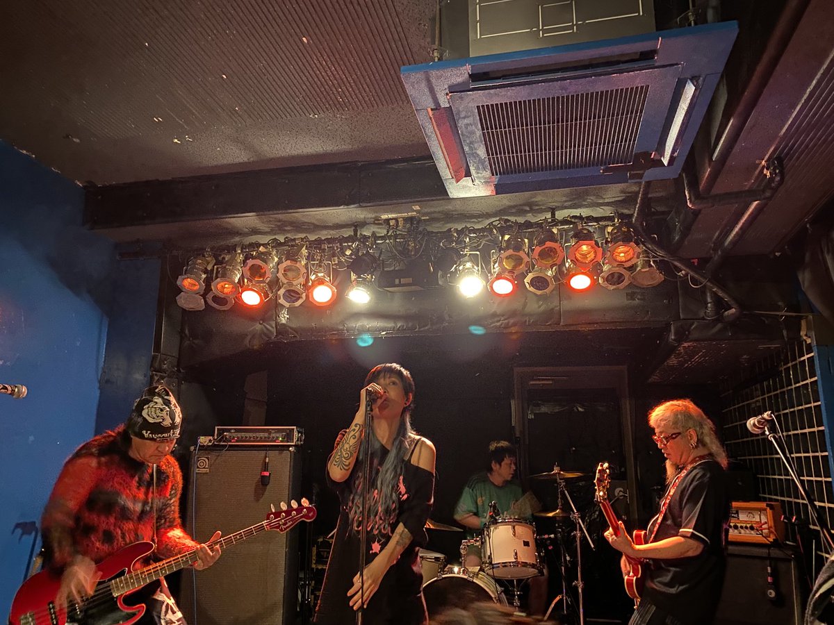nao_sun_14's tweet photo. 昨日の『LET IT ROCK』全バンドめっちゃカッコ良かった✨✨✨
みんなスゴい✨✨✨
#RIOXSHANA_CRACKS
#THE_SECT
#THE_RYDERS
#難波Mele https://t.co/tdNNYNv4WY