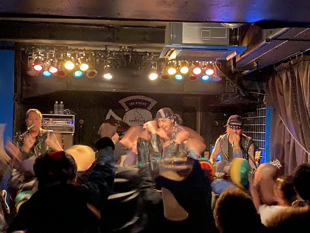 nao_sun_14's tweet photo. 昨日の『LET IT ROCK』全バンドめっちゃカッコ良かった✨✨✨
みんなスゴい✨✨✨
#RIOXSHANA_CRACKS
#THE_SECT
#THE_RYDERS
#難波Mele https://t.co/tdNNYNv4WY