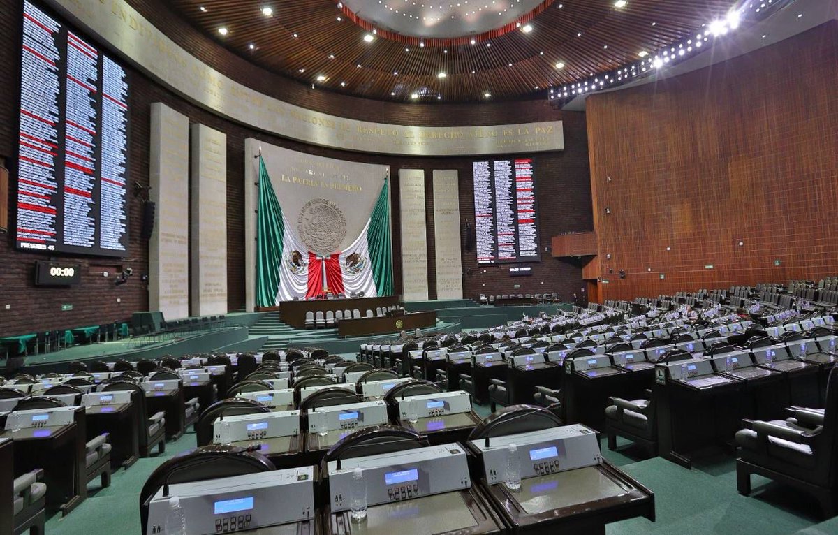 Este primer periodo de sesiones fue intenso y productivo en reformas constitucionales y legales de trascendencia, y aunque concluyó, es probable que antes de que finalice el año convoquemos a un periodo extraordinario, para atender asuntos pendientes, como cámara revisora.