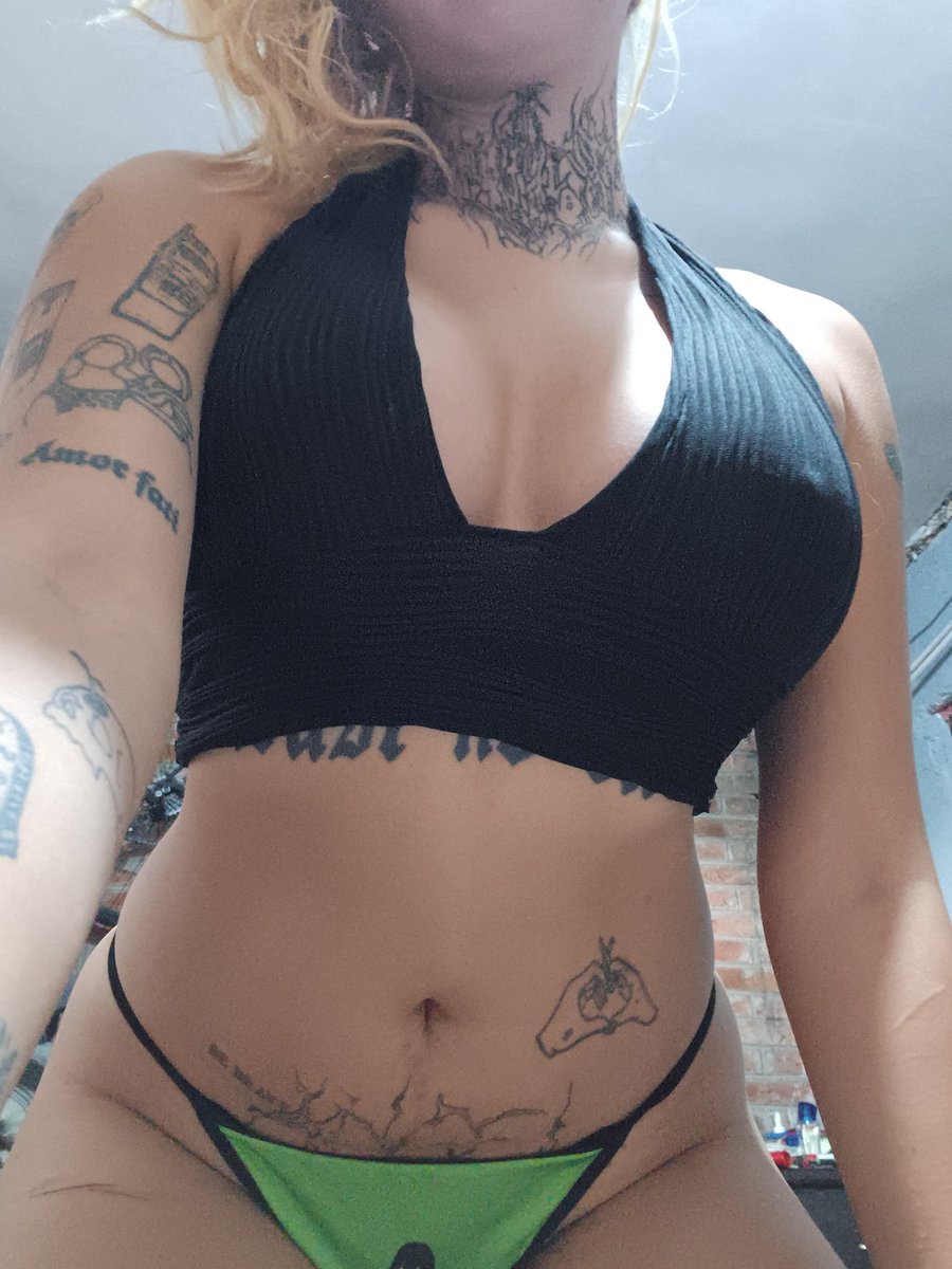 fvckins0ulless's tweet photo. Rt y te llega sorpresa por DM 👅🔥 https://t.co/7kJvlUVmoj