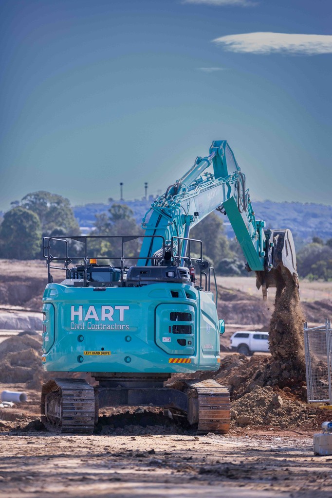 AustEarthmoving's tweet photo. One day I said to my supervisor, ‘If I buy my own machine, will you hire that off me, rather than hiring a machine off someone else?’

Trent Ford from HART Civil story is inspiring to say the least.

Read it and watch the video here:
https://t.co/xrJ5ZMTWDE https://t.co/3HVT8dtDyu