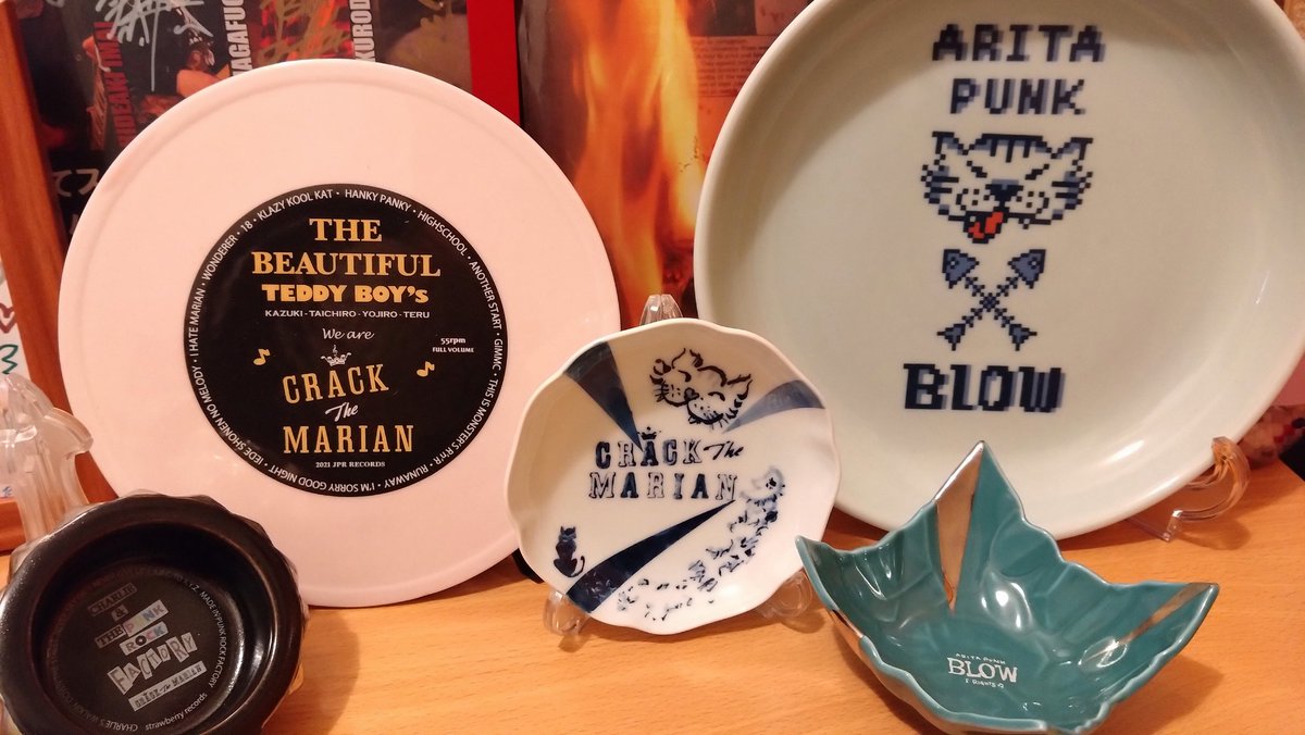 v(｡･ω･｡)ｨｪｨ♪