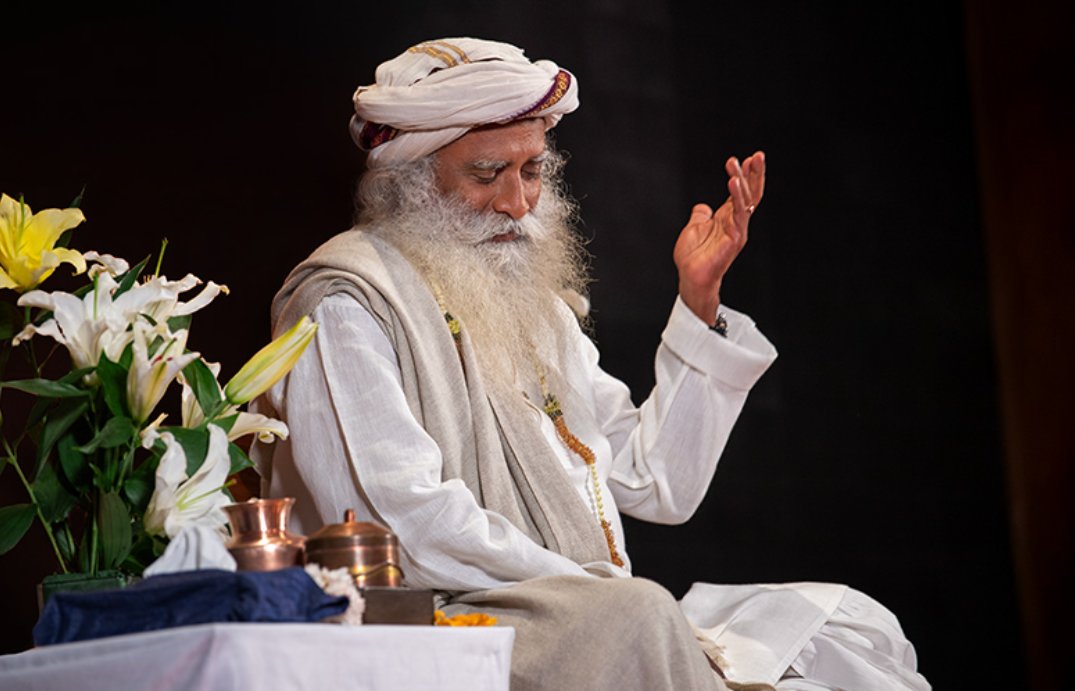 SJV_Francais's tweet photo. Nul besoin d'aspirer à la grandeur. Si vous allez au-delà des préoccupations du type "et moi ?", vous serez de toute façon un grand être humain. #SadhguruCitation #EtreHumain #Sagesse https://t.co/GY8yevVm4Q