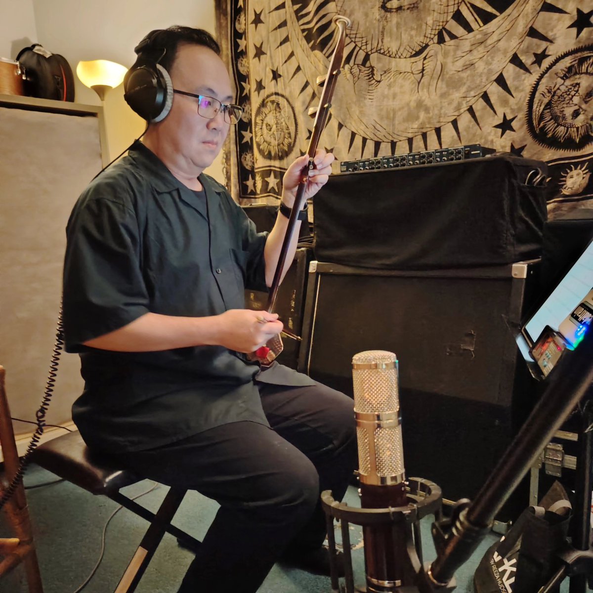 Mixboy2105's tweet photo. Festivity is in the air here at #Studio2105. Recorded dizi, erhu and zhong ruang for GTPJ CBY2025 song. Using @vanguardaudio #V44S @LewittAudio #440PURE @beyerdynamic #dt770pro https://t.co/UxhnTpzGYA