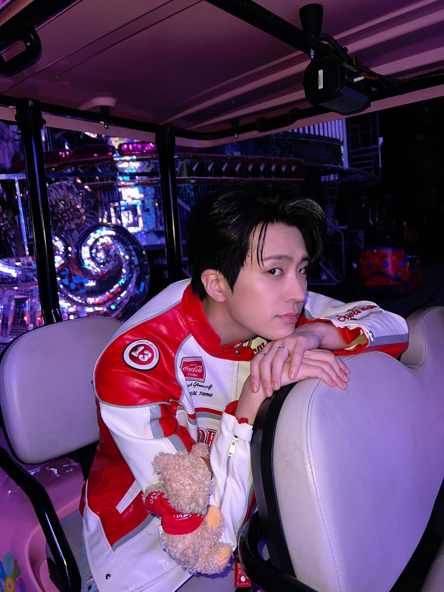 YOUNGJAExArs's tweet photo. 아가새 덕분에 더 빛났던 Carnival Magic의 특별한 밤✨ 소중한 추억 만들어줘서 고마워요💚

#영재 #YOUNGJAE
#CarnivalXMasMagic https://t.co/l85SI0jFwB