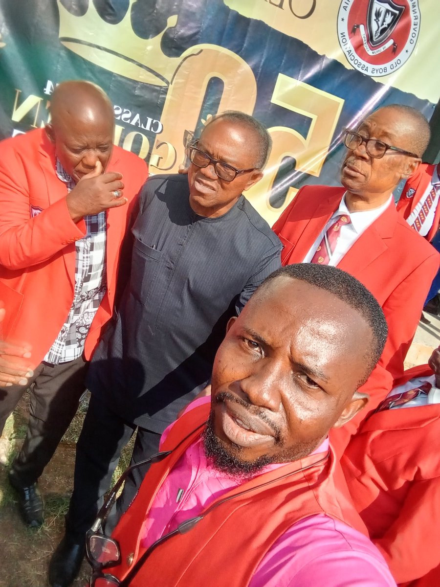 Alutasultan's tweet photo. @PeterObi Your face show, your shoes shine at the GOVERNMENT COLLEGE UMUAHIA OLD BOYS ASSOCIATION GCUOBA 2024 HOMECOMING/ANNUAL GENERAL MEETING HOSTED BY CLASS OF 74' AT THEIR GOLDEN JUBILEE ANNIVERSARY! https://t.co/Bj0WaJoISP