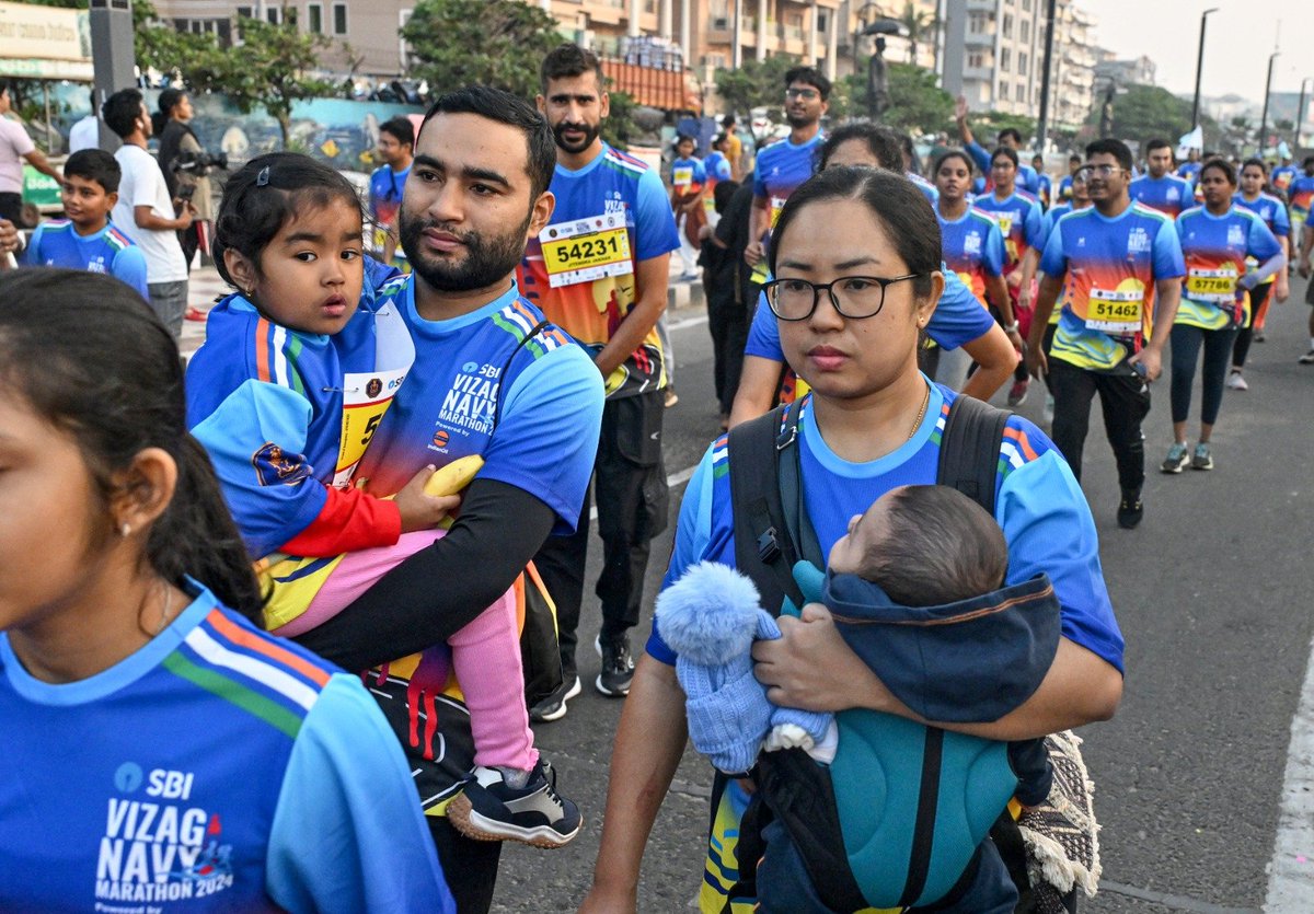 Thousands take part in the Vizag Navy Marathon 2024 at Beach Road, Visakhapatnam, on December 15.
📷K R Deepak ( <a href="/krdeepu18/">K R Deepak</a>)