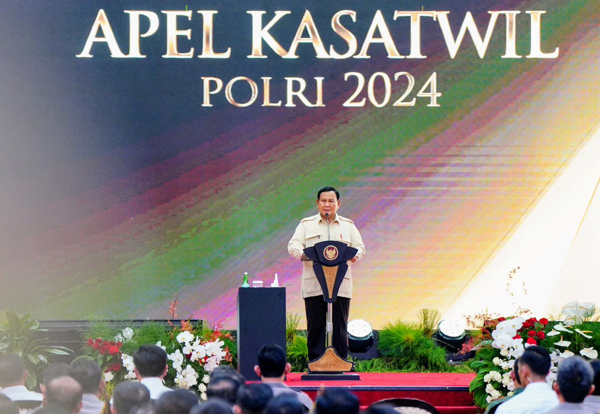 Saya bersama Panglima TNI mengikuti pengarahan Presiden RI yang dilanjutkan dengan pembukaan Apel Kasatwil Polri tahun 2024 di Akpol, Semarang.

Tema Apel Kasatwil kali ini adalah “Peran Polri yang Presisi dalam mendukung Agenda Nasional tahun 2024 guna mewujudkan Keamanan Dalam