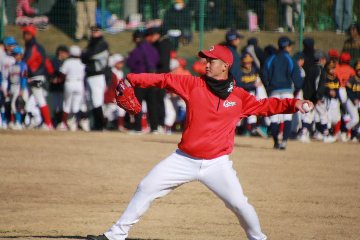 kt_phot2's tweet photo. 昂也とキャッチボールするしみたつ https://t.co/VaafgcY9NJ