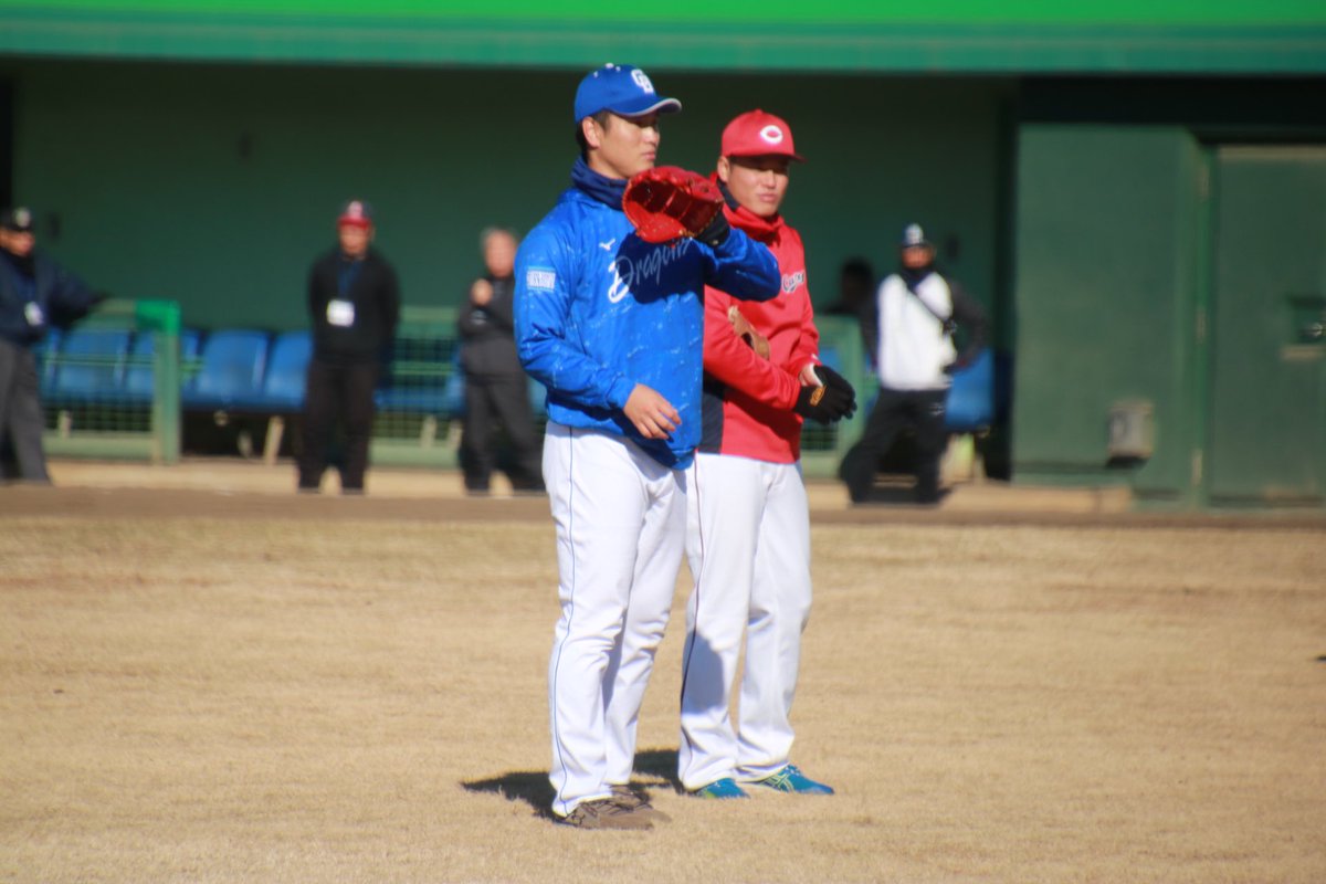 kt_phot2's tweet photo. 昂也とキャッチボールするしみたつ https://t.co/VaafgcY9NJ