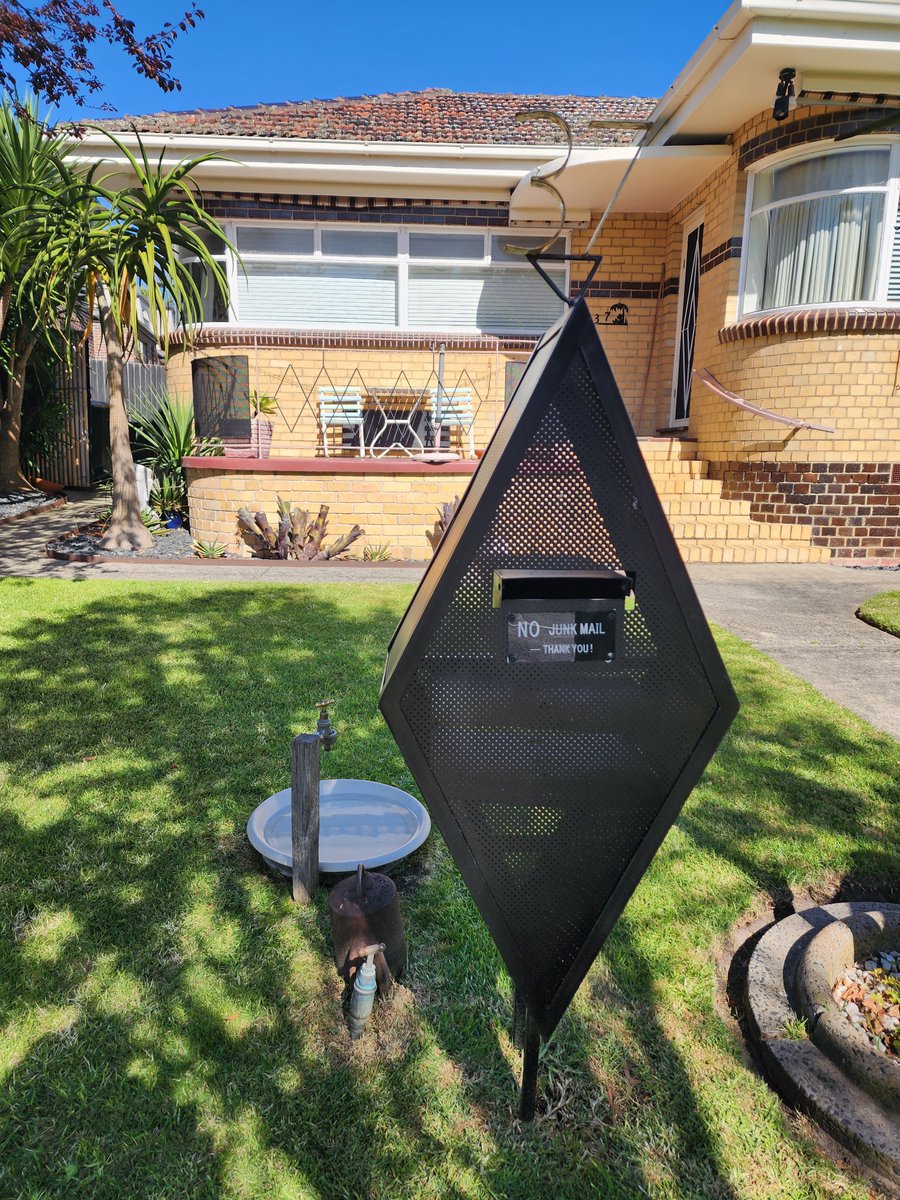 Secret_Design's tweet photo. I had the privilege of visiting this modestly scaled and beautifully detailed mid-century home the other day for one of my last Dr Retro House Calls in-home consultations for 2024. Built in 1959 by a Dutch bricklayer for his family, it is largely original and has been cherished. https://t.co/mmbvocBVIa