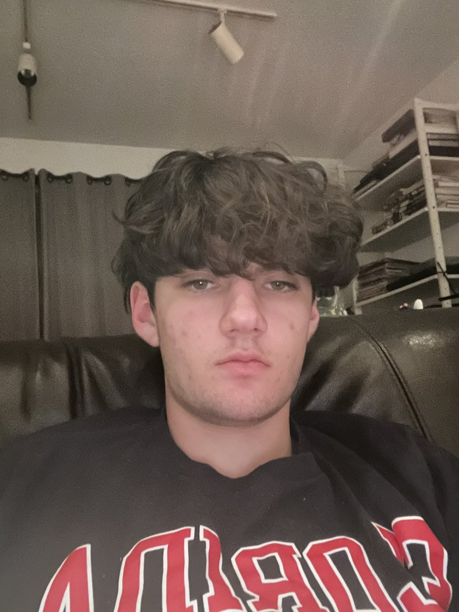 Need yall to fart up my nose😩😩