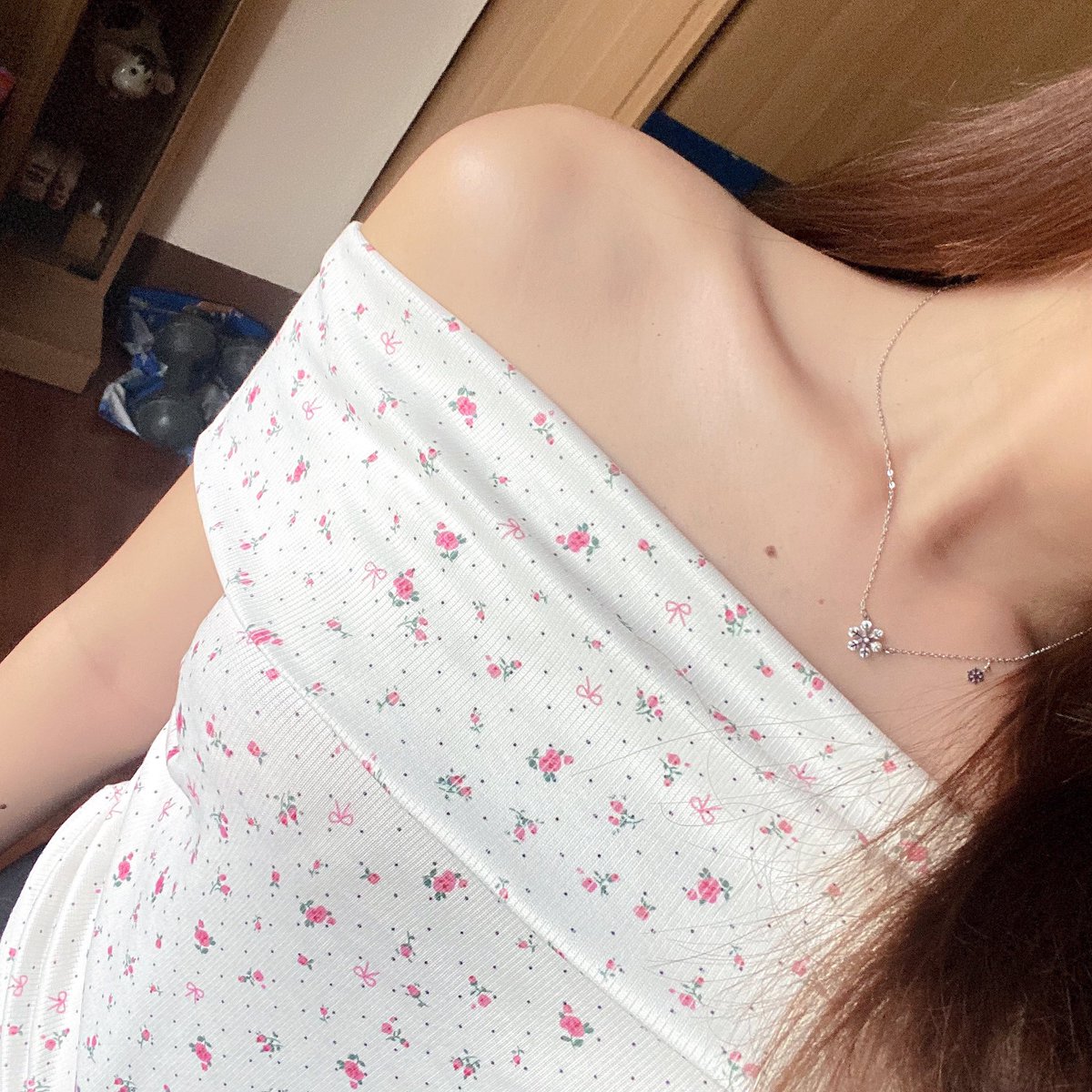 30deccjk's tweet photo. hi :) 

Belle tpo เสื้อปาดไหล่ลายดอกไม้ จับจีบข้าง ลุคคุณหนูน่ารักสดใส 🤍🌷 

✨Coming soon ✨

Ig : goodglam.ourday
Shopee : https://t.co/WUCUC6OzVX https://t.co/669Gf0ynDa