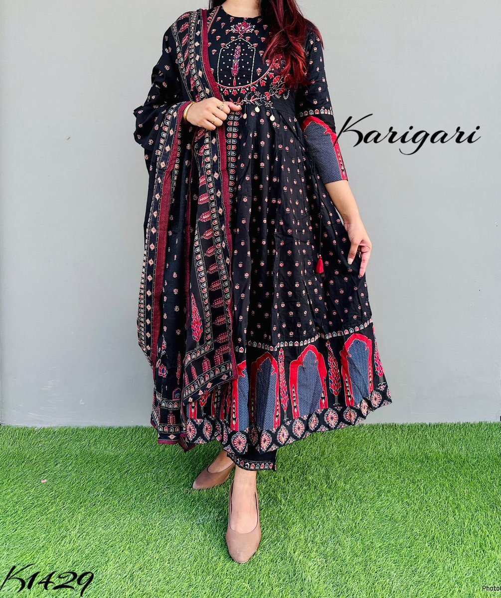 JanuCollectionz's tweet image. Premium cotton full flare 3pc suit set beautifully printed anarkali with hand work on yoke along  with cotton pant and dupatta.

Gown length - 49
Sleeves length - 16
Pant Length - 38
Dupatta - 86 inches

*Sizes  38 40 42 44*
   
 1999₹ only

#Limited Stock #Premiumcollection