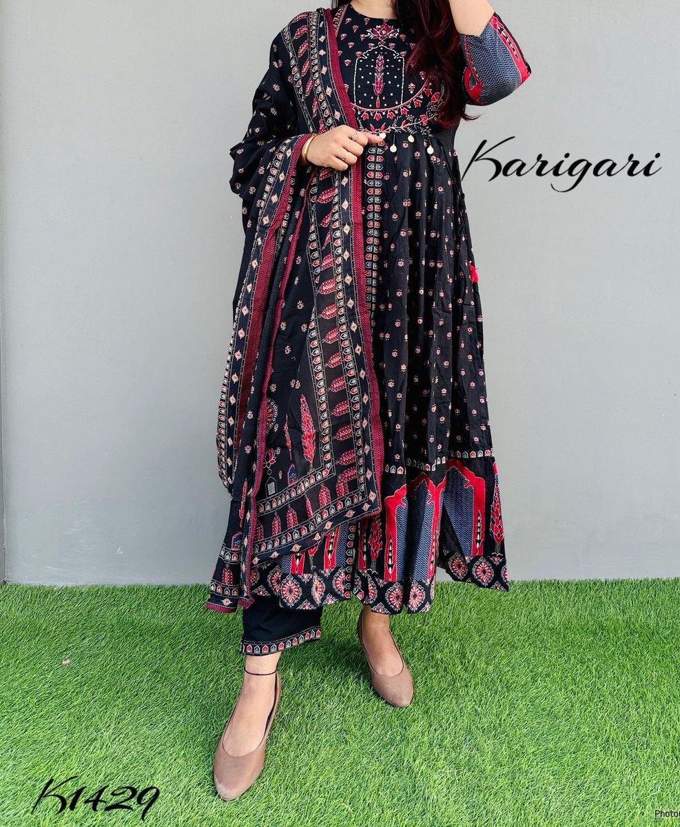 JanuCollectionz's tweet image. Premium cotton full flare 3pc suit set beautifully printed anarkali with hand work on yoke along  with cotton pant and dupatta.

Gown length - 49
Sleeves length - 16
Pant Length - 38
Dupatta - 86 inches

*Sizes  38 40 42 44*
   
 1999₹ only

#Limited Stock #Premiumcollection