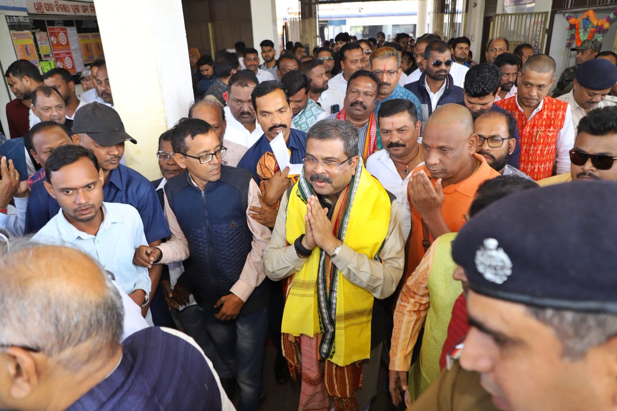 dpradhanbjp's tweet photo. ସମ୍ବଲପୁରର ଓ ଅନୁଗୋଳ କାର୍ଯ୍ୟକର୍ତ୍ତାଙ୍କୁ ଧନ୍ୟବାଦ । https://t.co/3z30Yxql5I