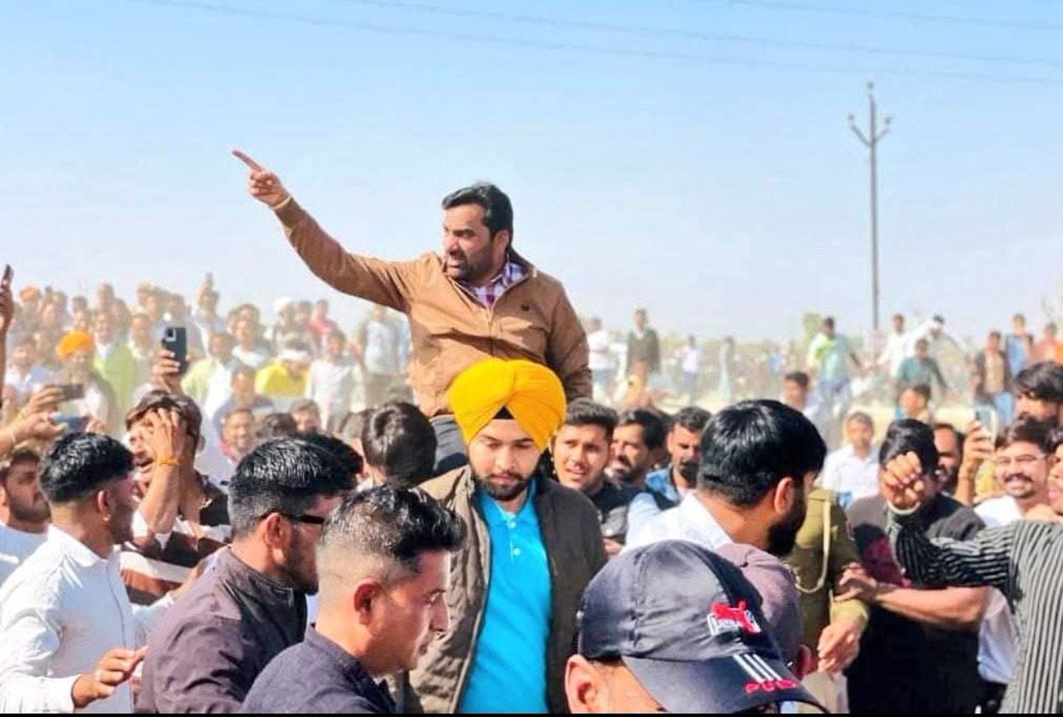 नागौर सांसद हनुमान बेनीवाल जी को एम्स जोधपुर सदस्य बनने पर हार्दिक बधाई एवं शुभकामनाएं ।
"लो फिर आ गए हम"
<a href="/hanumanbeniwal/">HANUMAN BENIWAL</a>