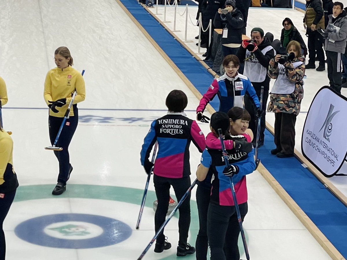 h_fortius's tweet photo. 【軽井沢国際カーリング選手権】
決勝 vs Hasselborg🇸🇪
5-4でフォルティウスが逆転勝利し優勝することができました🥇
会場やSNS等でも沢山のご声援を頂き感謝の気持ちでいっぱいです!
応援ありがとうございました🏆✨
#フォルティウス
#軽井沢国際カーリング
#KI2024 https://t.co/7wl3UVUQgy