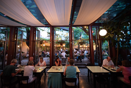 randomresto's tweet image. Glacis Beisl
4.4⭐ (4376) $$
Breite G. 4, 1070 Wien, Austria
maps.google.com/?cid=743493127…