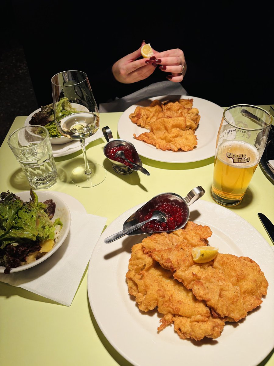 randomresto's tweet image. Glacis Beisl
4.4⭐ (4376) $$
Breite G. 4, 1070 Wien, Austria
maps.google.com/?cid=743493127…