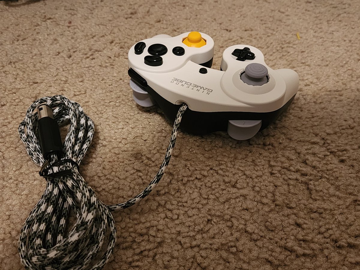 Slinkssb's tweet photo. Paracorded notched phob I made with custom buttons. Currently selling this one!

DM for more inquiries and questions

#controller #ssbm #smashbros #supersmashbrosmelee #gamecube #gamecubecontroller https://t.co/w8mzJc7hvg