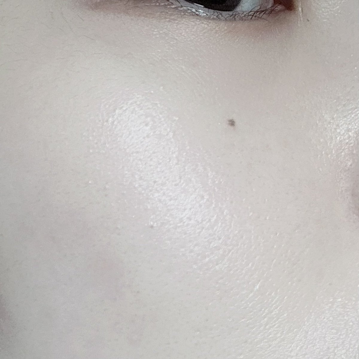 only1intheearth's tweet photo. 제발 나 믿어봐 광고아님 
< 화요일에 찍은거고                    6일 후 방금 찍은 사진임> 

우리나라 로드샵도 일 개잘합니다 여러분 
나 진짜 답답해서 글 쪘음 https://t.co/e9K5sHsHDf