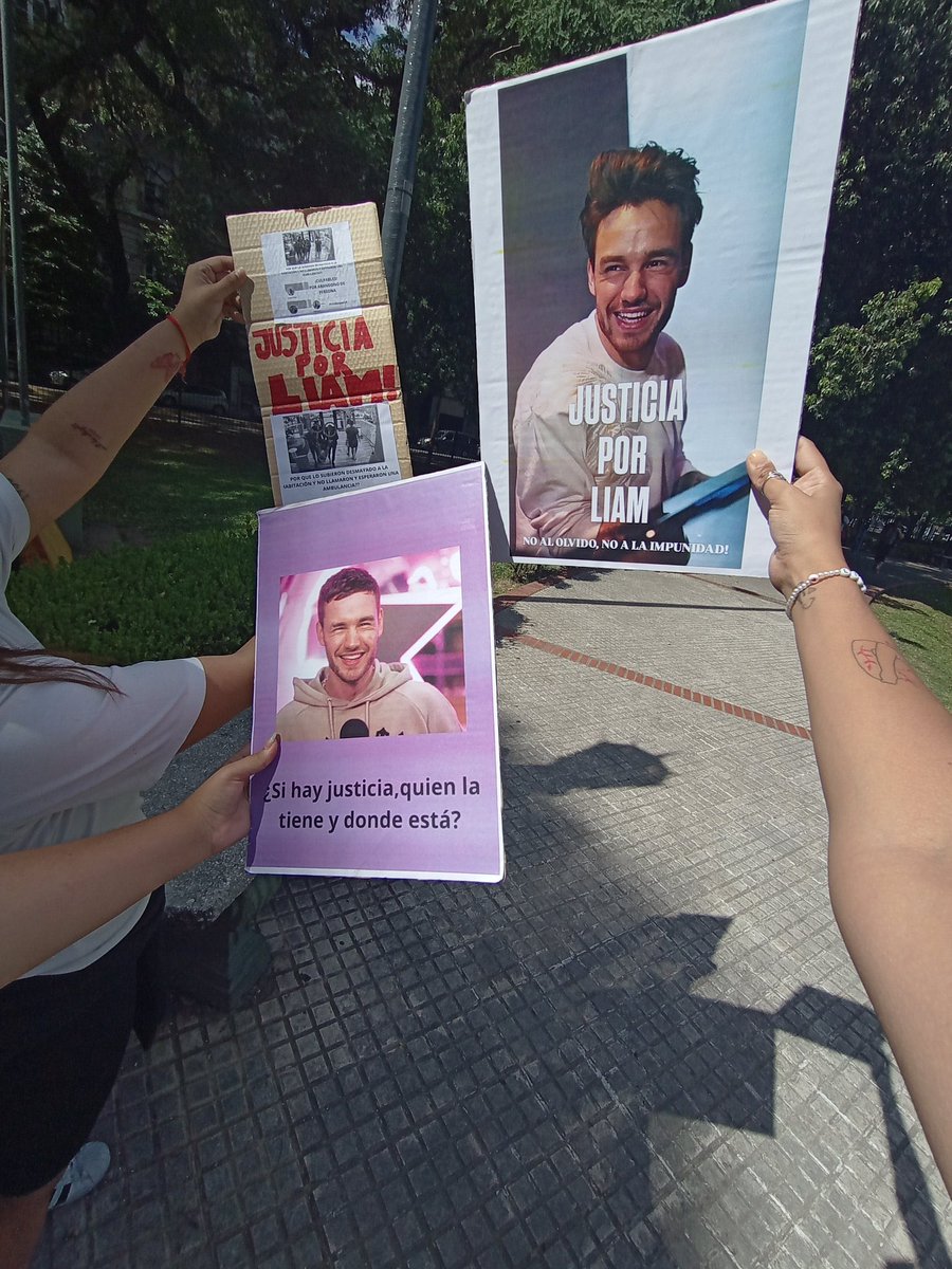 fallingcxrry's tweet photo. it's sad to see no one post about this, none of the "famous and big" fan accounts. Are y'all just gonna ignore the fact that everything about this case is wrong #JusticeForLiam #justiceforliampayne #unidosporlp https://t.co/3O2p5NW0lL