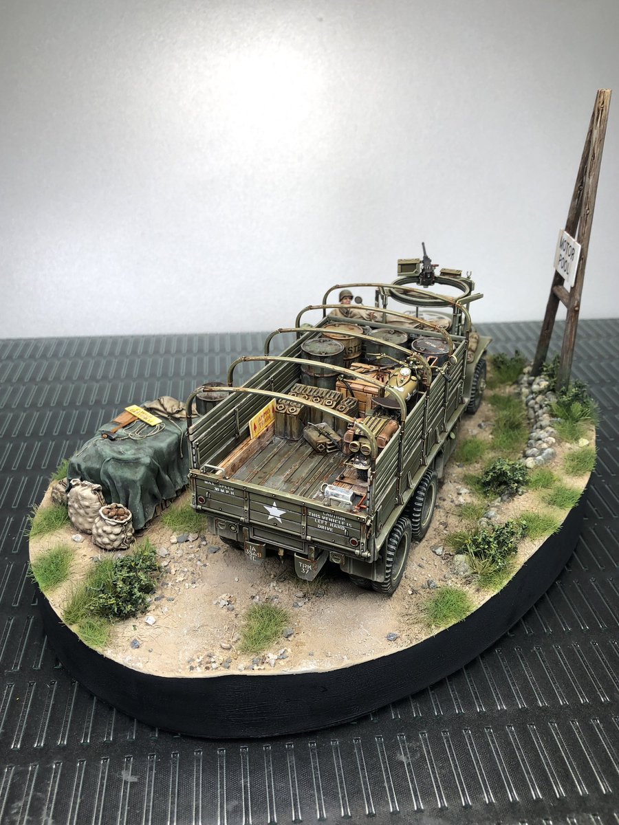YIFENGCHEN77591's tweet photo. 1/35田宮紅球快遞特別版10輪美軍二戰卡車小小西洋鏡！ https://t.co/nyyMdLbswv
