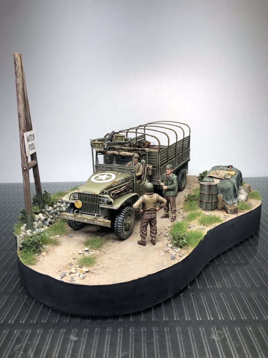 YIFENGCHEN77591's tweet photo. 1/35田宮紅球快遞特別版10輪美軍二戰卡車小小西洋鏡！ https://t.co/nyyMdLbswv