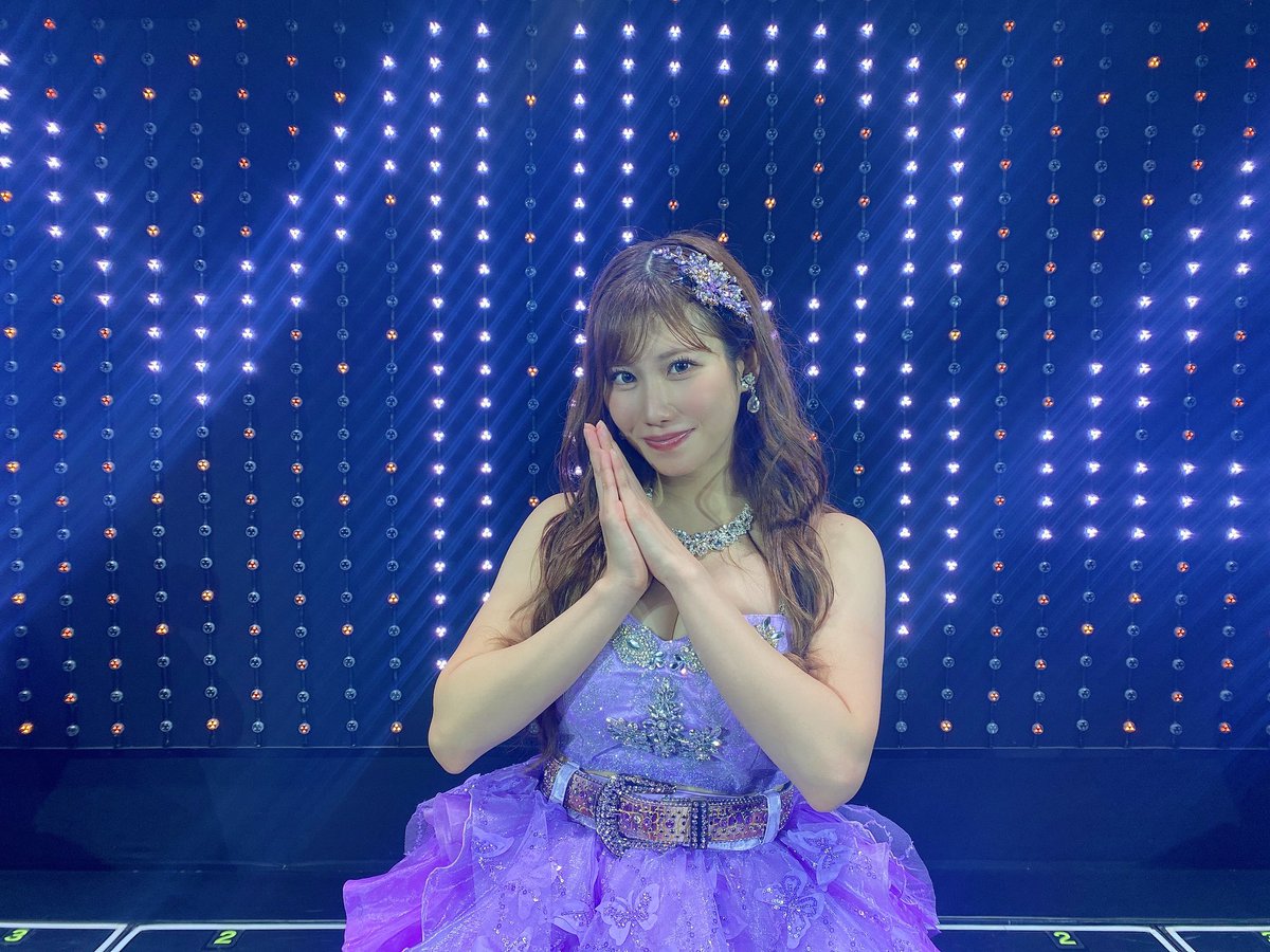 yuumi_1012's tweet photo. #石田優美ソロ公演
優美はみんなの事がだーいすき！
〜14年間ありがとう〜

終わりました😭😭🙏💜

最後に大好きなNMB48のステージで
ソロ公演出来た事嬉しく思います！

暖かいファンの皆さんのお陰で
なんとか無事楽しく終える事が出来ました🥺

本当に本当に
来て下さりありがとうございました！！

ドレス姿1発目に見て欲しかったので
見せれて嬉しいです☺️💜🦋

この後は、わてら其之二と其之三です！
いっぱい笑かすで〜🤣💪