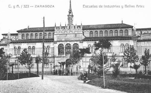 gozARTE's tweet image. TAL DÍA COMO HOY... En 1832 nació Gustave #Eiffel, autor de la famosísima Torre Eiffel. Sin embargo, para verla no os voy a poner una foto de París, sino de Zaragoza. ¿Reconocéis el edificio? Es la Escuela de Artes de la Plaza de los Sitios, cuando tenía un piso menos. ¿Veis los…