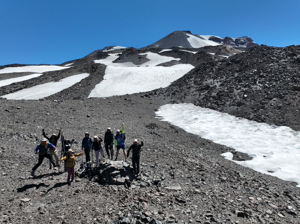 Rock Lab Strasbourg (@ldr_strasbourg) on Twitter photo The Chile fieldwork team jumping for joy on Chillán! 🌋🇨🇱
<a href="/jeromerovolcan/">Jorge Eduardo Romero Moyano</a> <a href="/fvergarapinto/">Francisca Vergara-Pinto</a> The Chile fieldwork team jumping for joy on Chillán! 🌋🇨🇱
<a href="/jeromerovolcan/">Jorge Eduardo Romero Moyano</a> <a href="/fvergarapinto/">Francisca Vergara-Pinto</a>