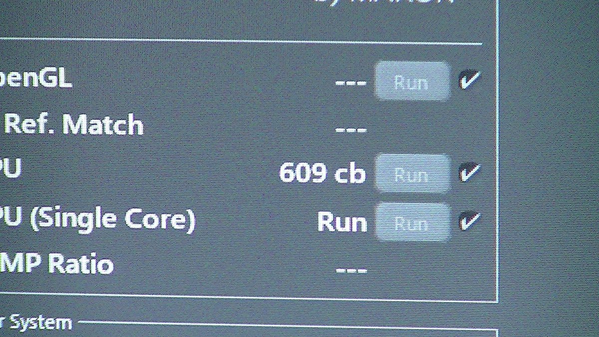 MomoPack's tweet photo. #CINEBENCH #R15

CINEBENCH R15の起動テストなのぉ～！(*´ω｀*) https://t.co/xaQJ0cClTK