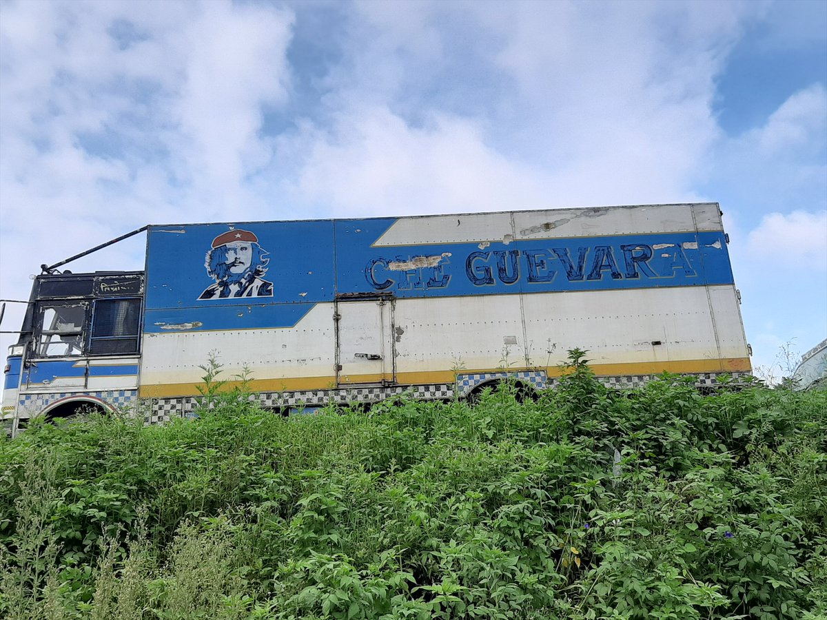 chandrasula's tweet image. ネパールにもゲバラのトラックはよくみかける。今夜は　#キューバ音楽ライブ.毎年キューバへ渡航、音楽修行を重ねているナオミータ。#フリーセッション も。チェ・ゲバラの歌（　＃HastaSiempreComandante）、キサス・キサス・キサス（＃QuizásQuizásQuizás）ヨランダ（＃Yoland） #yokohama #live