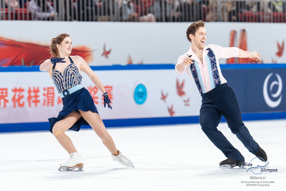 GlideandGlimpse's tweet photo. #GlideMemories
Ice dance magic alert!✨
Christina CARREIRA and Anthony PONOMARENKO🇺🇸 turning up
the heat in their rhythm dance at #gpchina 
.
#gpfigure #isugrandprix #figureskating #icedance https://t.co/MTUPFqWGRC