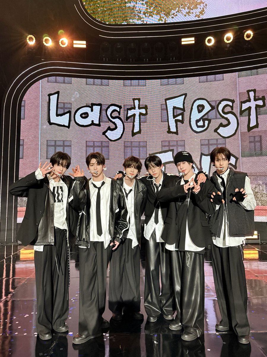 TWS_PLEDIS's tweet photo. [#TODAYWITHUS]
241215 쇼! 음악중심

#TWS #투어스 #247WithUs
#Last_Bell
#마지막축제 #Last_Festival https://t.co/Q1Tqg9Ik2V