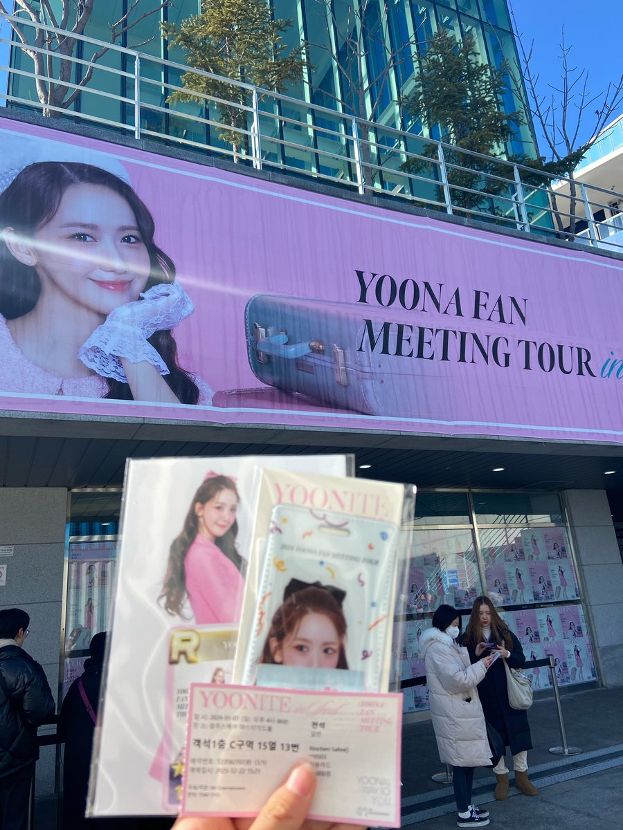 moonbinniebunny's tweet photo. I haven’t been on this app for a year so this is really late but here’s my recap from Yoona’s fan meeting in Seoul 💗
#YOONA #임윤아 #yoonite #윤아이트 https://t.co/3TTMHxpBJh