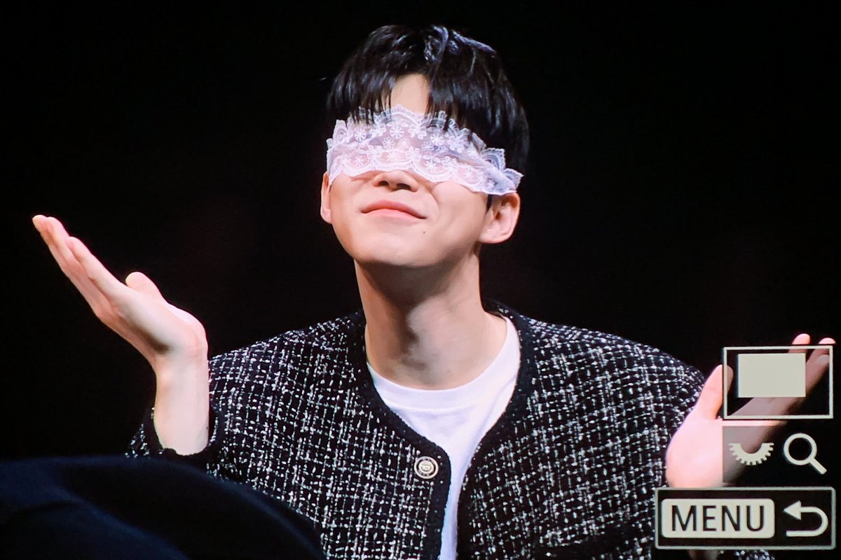 heartattack_er's tweet photo. 241215 이것뭐에요~? 상태이긴한데 일단 열심히 합니다 #김강민 https://t.co/omVCJXpgEz
