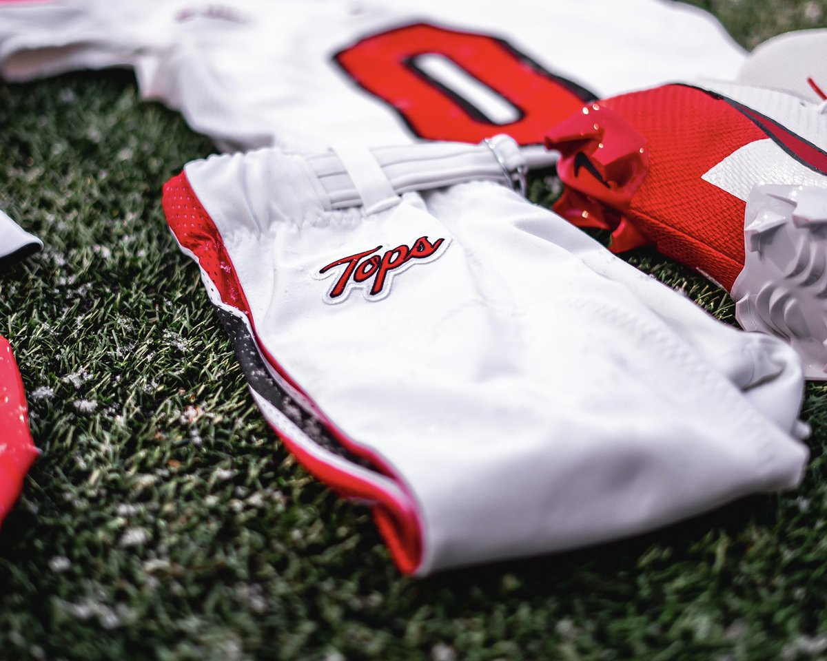 CoachGurth's tweet photo. Big road test! Heading to Lawrence! We compete with our scheme, we win with our PLAYMAKERS!!

📍: David Booth Kansas Memorial Stadium
⏰: 8:00pm
📺: ESPN
🪡: 🔴⚪️⚪️

#SpotTheBall #GoTops https://t.co/QitVPkgcXu