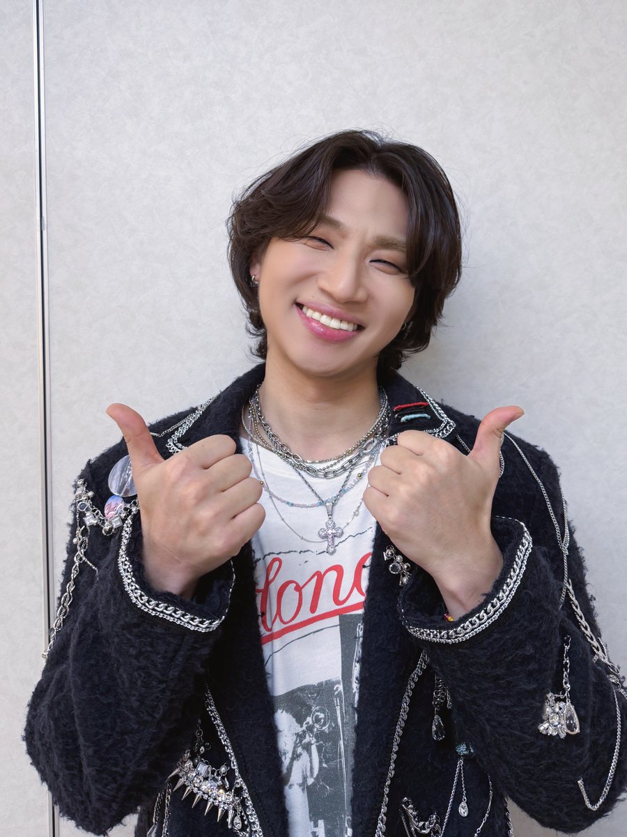 d_lable's tweet photo. [📢] D-LITE JAPAN LIVE TOUR 2024 <D's IS ME> - Encore - 공연 안내

잠시 후, 대성의 'D's IS ME - Encore -' in Kobe가 시작됩니다!

#대성 #DAESUNG #DLITE
#Ds_IS_ME #Encore #Live_tour #Kobe https://t.co/zXMcgtpN9Y
