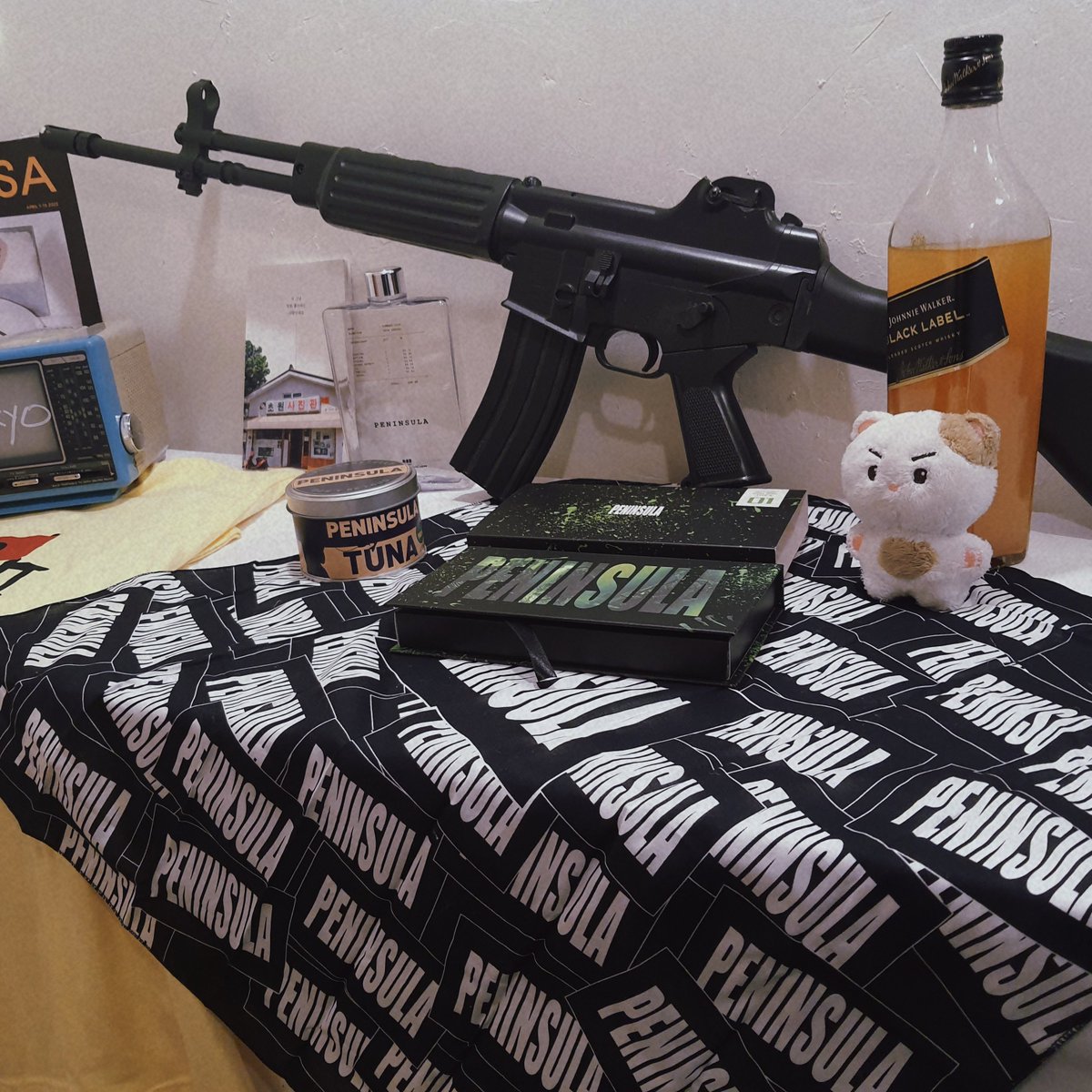 #구교환과_영수증의_天長地久
#교환의_영화는_계속되니까_컷
첫번째로 간 곳이라 두근듀근 내가 정말 생카에 왔구나 마음이 떨렸던 곳.. 럭드 큰 행운은 없었지만 굿즈가 전체적으로 아름다워서 눈물을 흘리고 말았습니다 쿠키 넘 귀엽고 아직까지 아껴놓음 잘 즐겼습니다💓💓