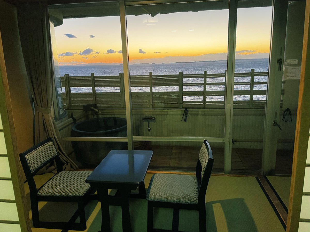 Torisio_v's tweet photo. 素泊まりだったけど温泉最高過ぎた少しは浄化された https://t.co/Zq9H0UyOoN