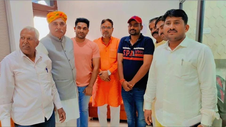 nssnoratsingh's tweet image. राजस्थान यशस्वी मुख्यमंत्री आदरणीय श्री भजनलाल शर्मा जी को जन्मदिवस की हार्दिक बधाई और शुभकामनाएं।

प्रभु श्रीराम जी से आपके उत्तम स्वास्थ्य एवं सुदीर्घ जीवन की मंगलकामना करता हूँ।

#HBDayBhajanLalJi 

@BhajanlalBjp @RajCMO @RajGovOfficial @BJP4Rajasthan