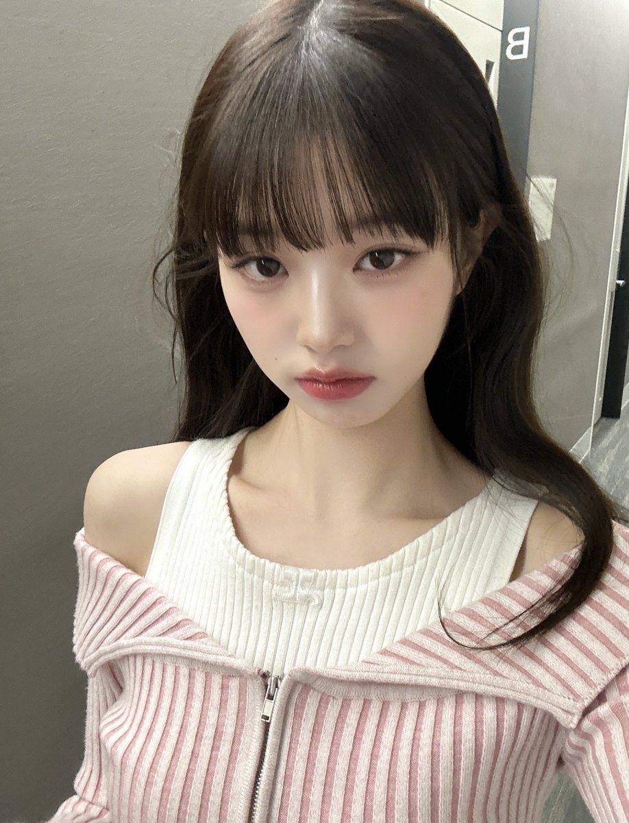 jjang_genius_04's tweet photo. 느낌조은 버블셀카 https://t.co/QsQGsrrcGj